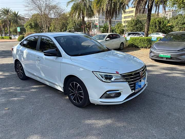 Фото 3 - Roewe i5