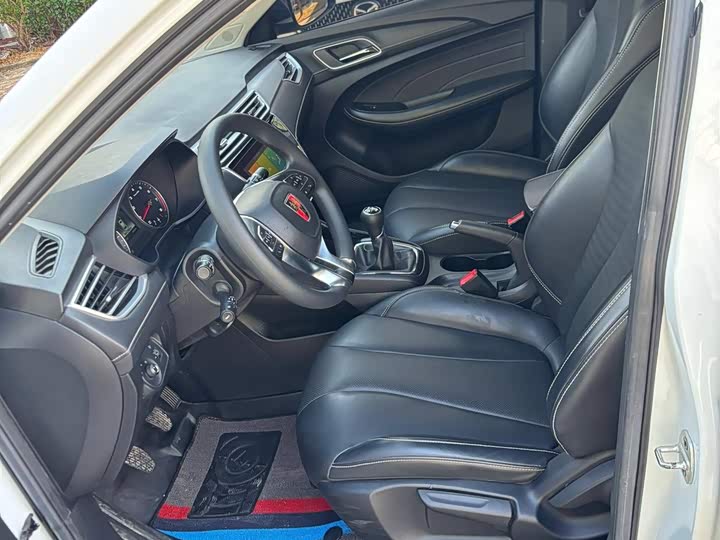 Фото 4 - Roewe i5