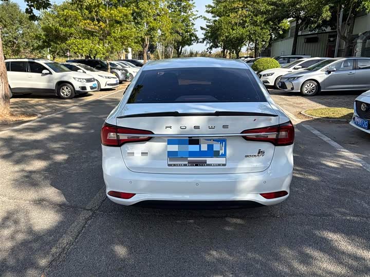 Фото 9 - Roewe i5