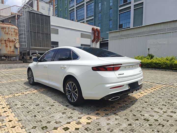 Фото 15 - Geely Preface