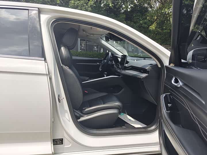 Фото 7 - Geely Preface