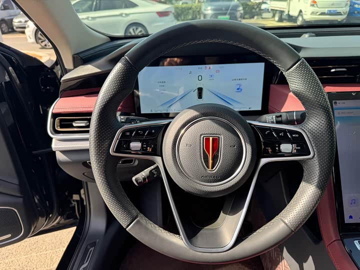 Фото 12 - Hongqi H5