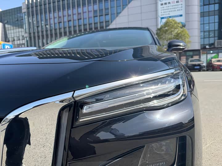 Фото 2 - Hongqi H5