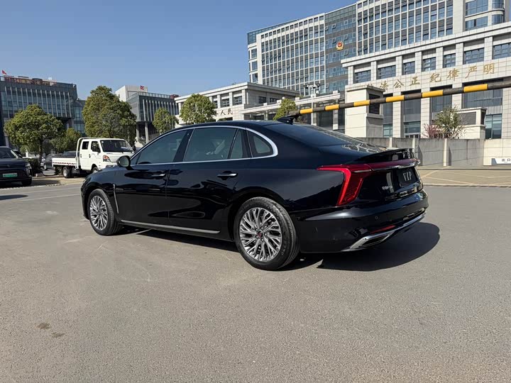 Фото 8 - Hongqi H5