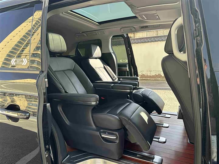 Фото 11 - GAC Trumpchi M8