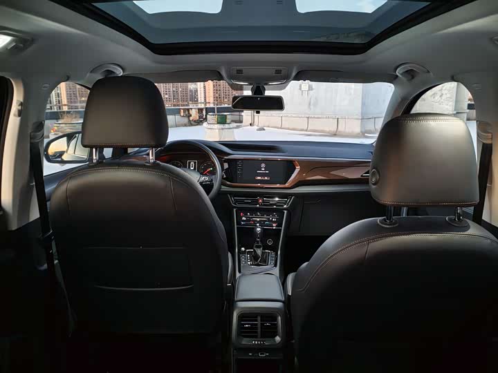 Фото 10 - Volkswagen Tharu