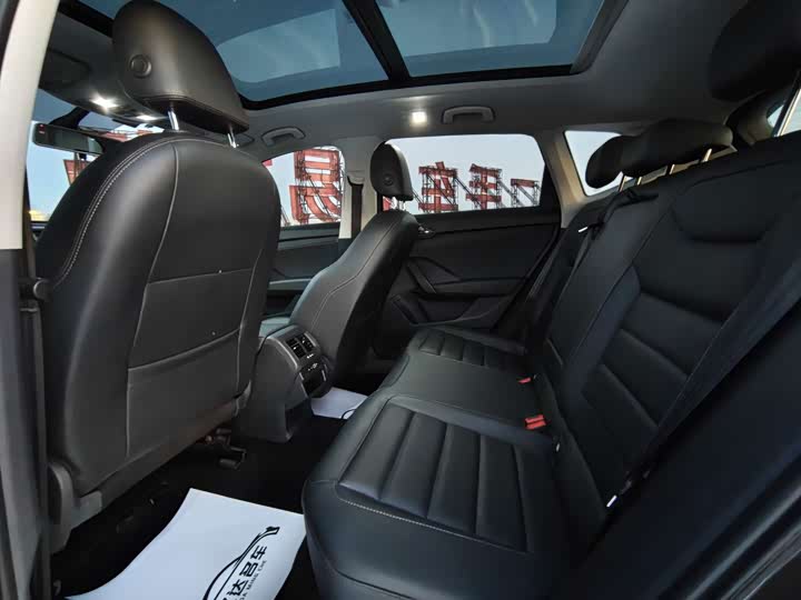 Фото 11 - Volkswagen Tharu