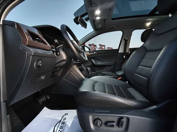 Фото 12 - Volkswagen Tharu