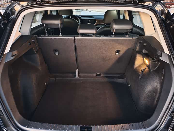 Фото 9 - Volkswagen Tharu