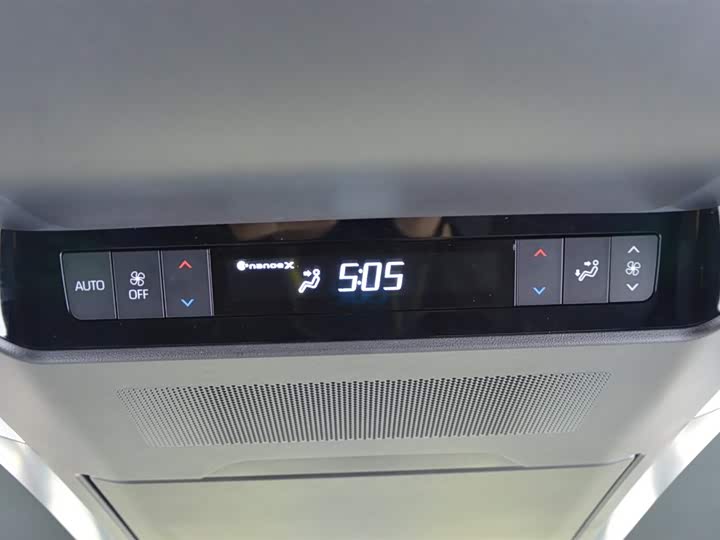 Фото 15 - Toyota Alphard