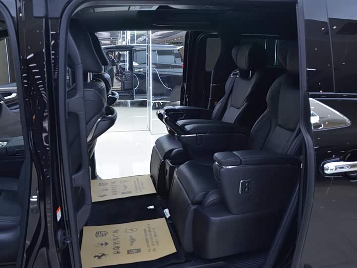 Фото 5 - Toyota Alphard