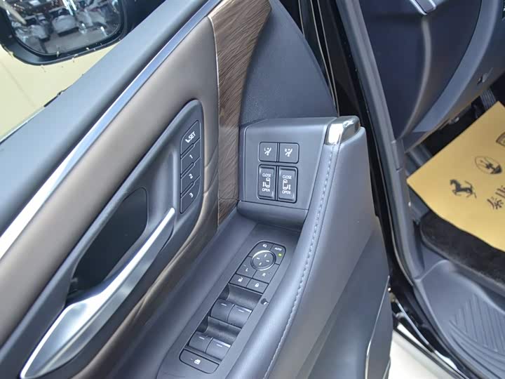 Фото 6 - Toyota Alphard