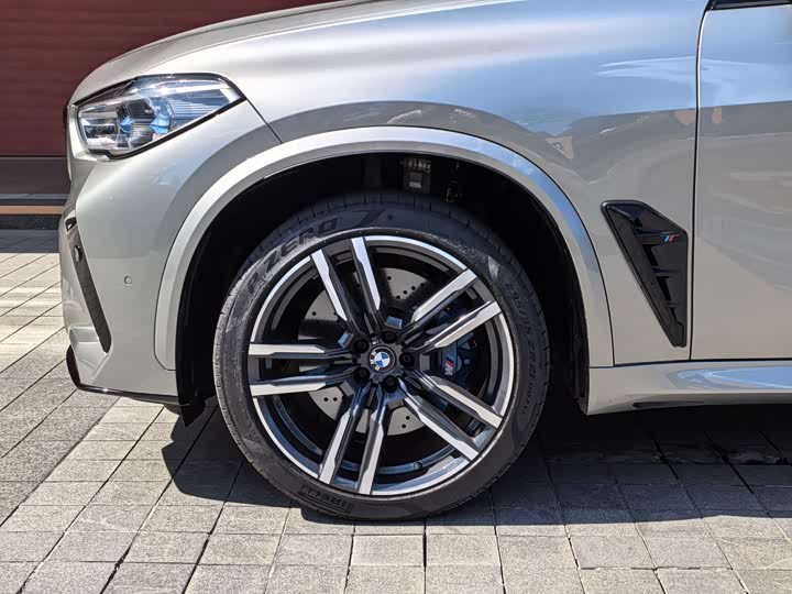 Фото 4 - BMW X5 M