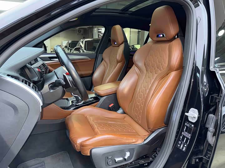 Фото 16 - BMW X4 M