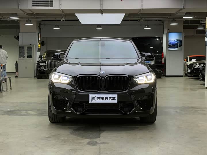 Фото 2 - BMW X4 M