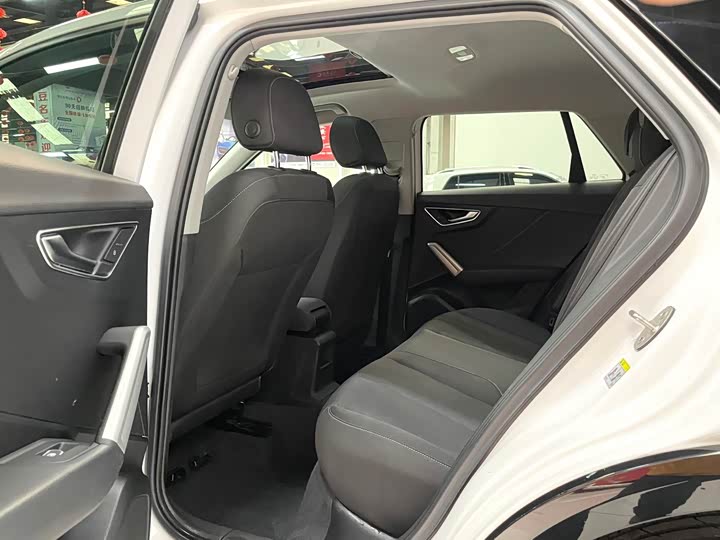 Фото 12 - Audi Q2L