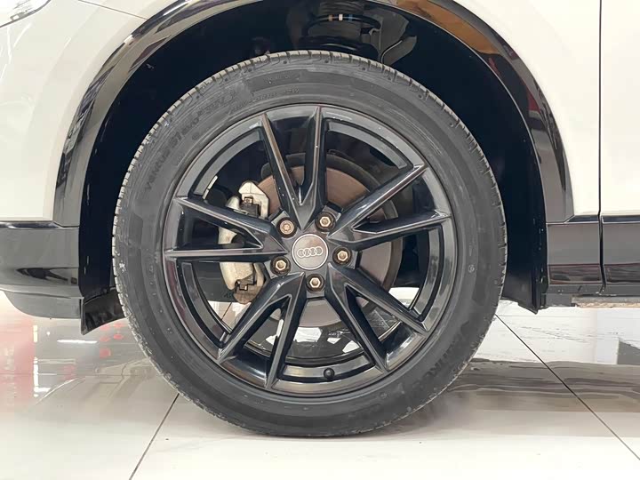 Фото 16 - Audi Q2L