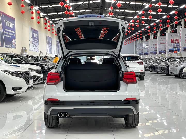 Фото 17 - Audi Q2L