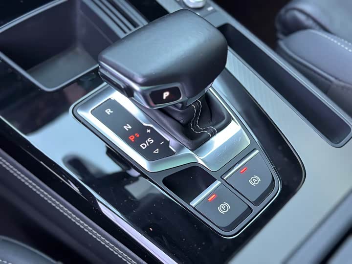 Фото 10 - Audi Q5L