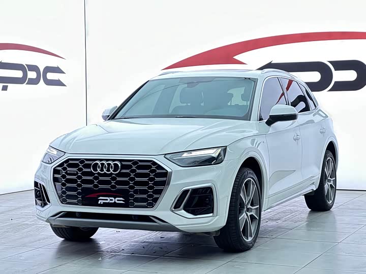 Фото 2 - Audi Q5L