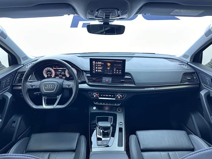 Фото 21 - Audi Q5L