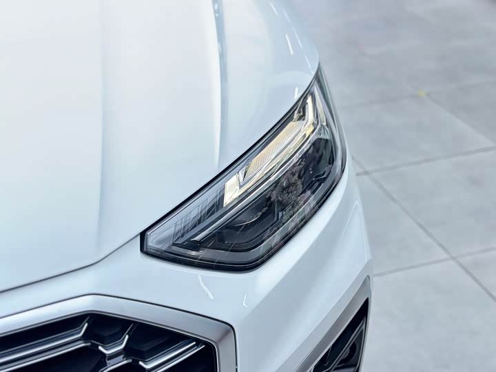 Фото 4 - Audi Q5L