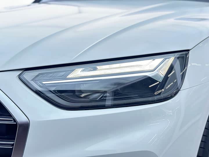 Фото 9 - Audi Q5L