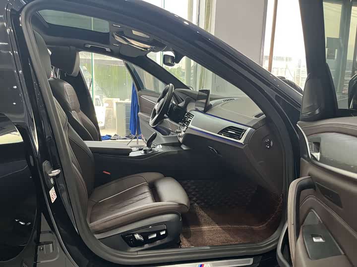 Фото 10 - BMW 5 Series