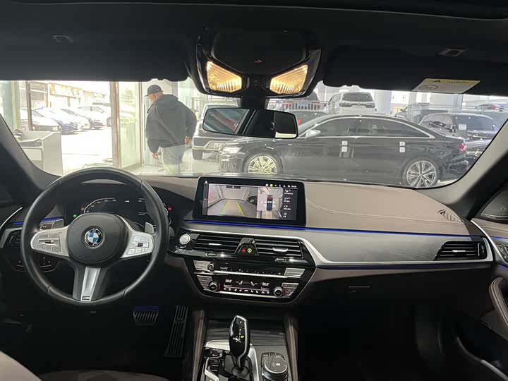 Фото 13 - BMW 5 Series