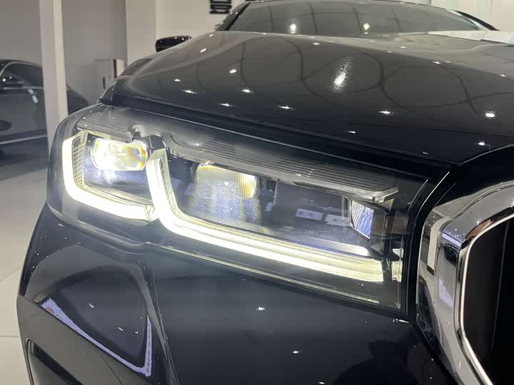 Фото 15 - BMW 5 Series