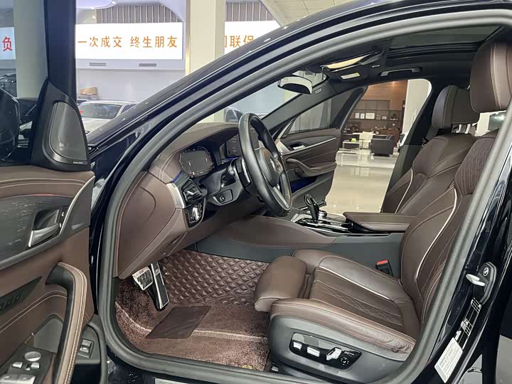 Фото 8 - BMW 5 Series