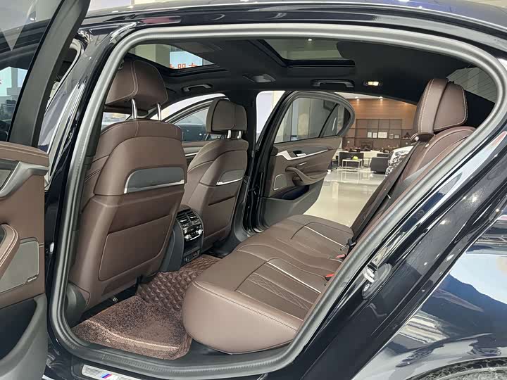 Фото 9 - BMW 5 Series