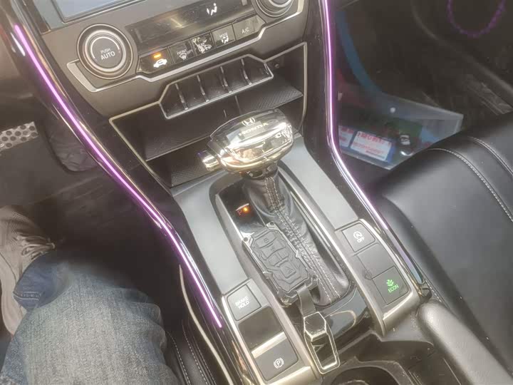 Фото 14 - Honda Civic