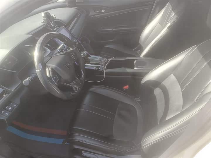 Фото 15 - Honda Civic