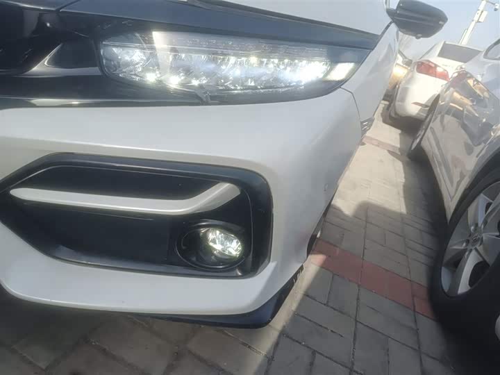 Фото 24 - Honda Civic