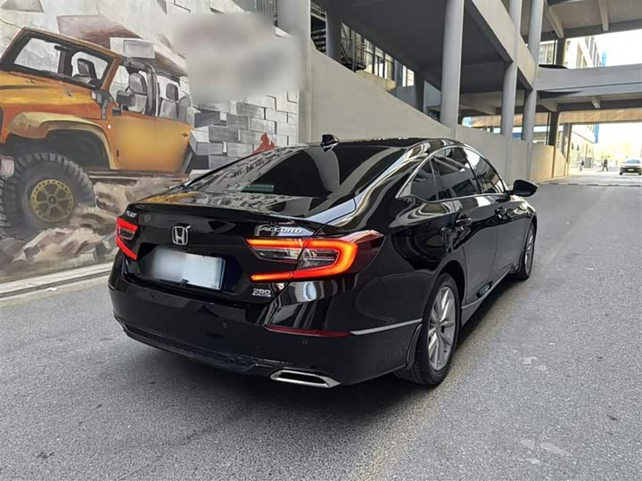 Фото 15 - Honda Accord