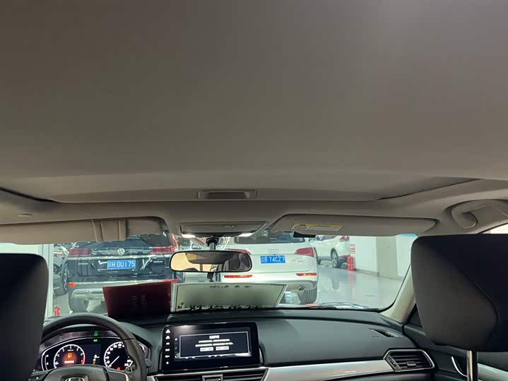 Фото 16 - Honda Accord