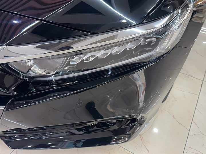 Фото 3 - Honda Accord