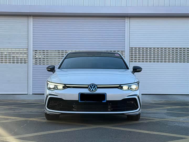 Фото 2 - Volkswagen Golf