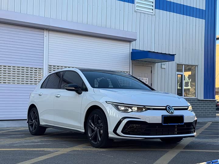 Фото 3 - Volkswagen Golf