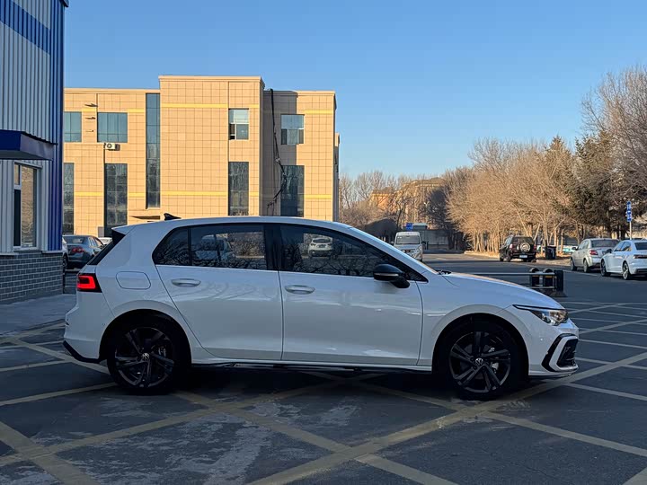 Фото 4 - Volkswagen Golf