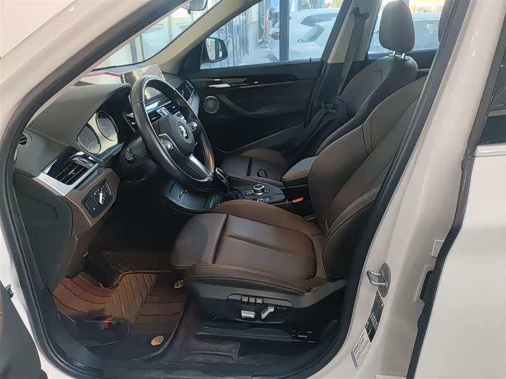 Фото 15 - BMW X1