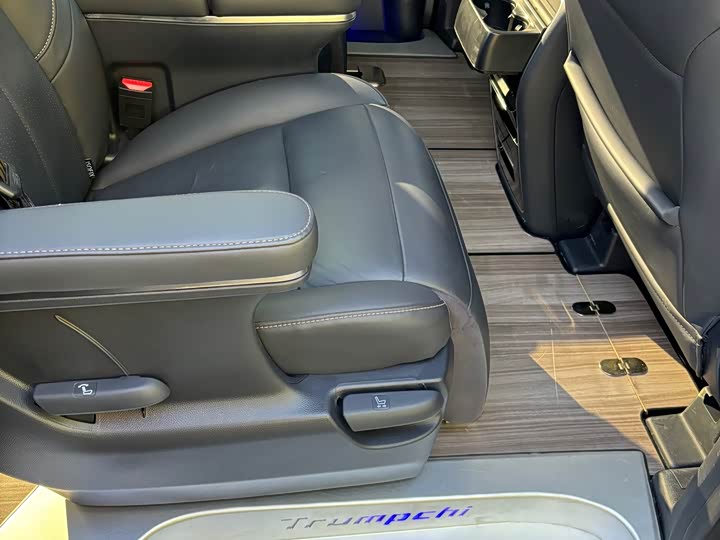 Фото 10 - GAC Trumpchi M8