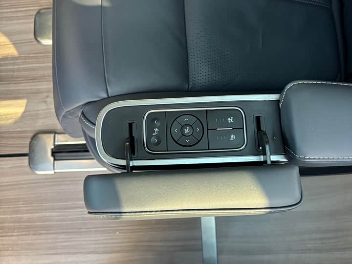 Фото 25 - GAC Trumpchi M8