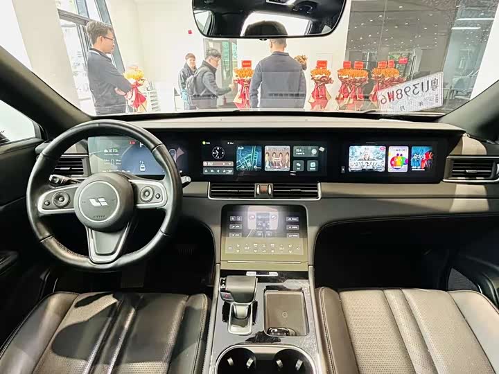 Фото 15 - LiXiang One