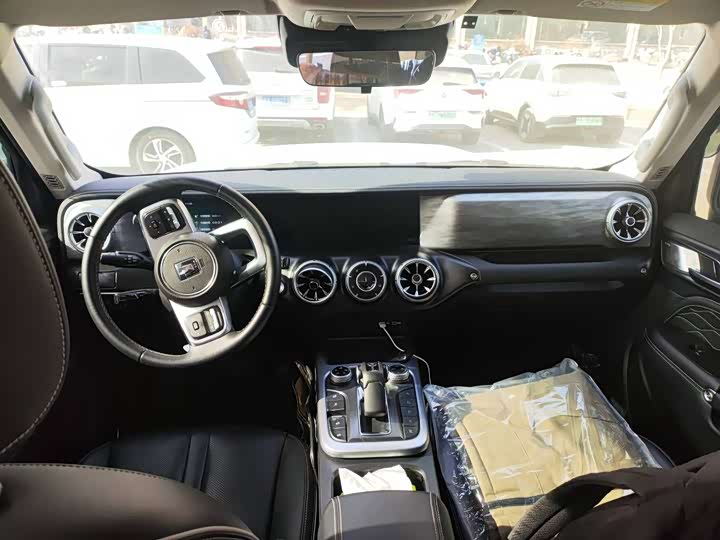 Фото 3 - Tank 300