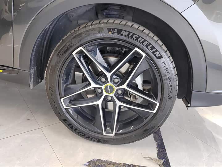 Фото 6 - Roewe RX5