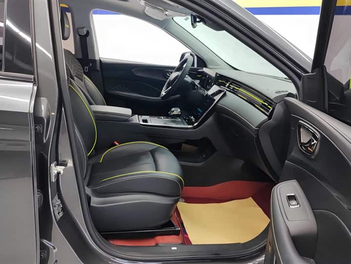 Фото 8 - Roewe RX5