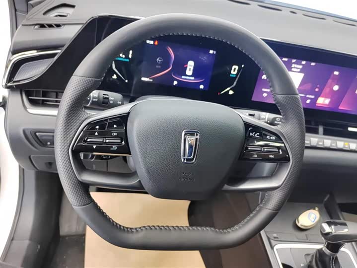 Фото 15 - Bestune T55