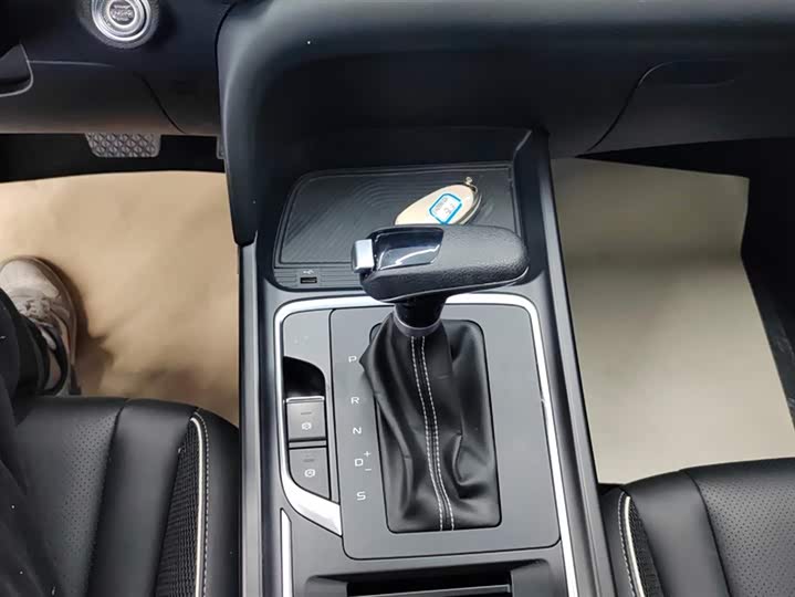 Фото 16 - Bestune T55